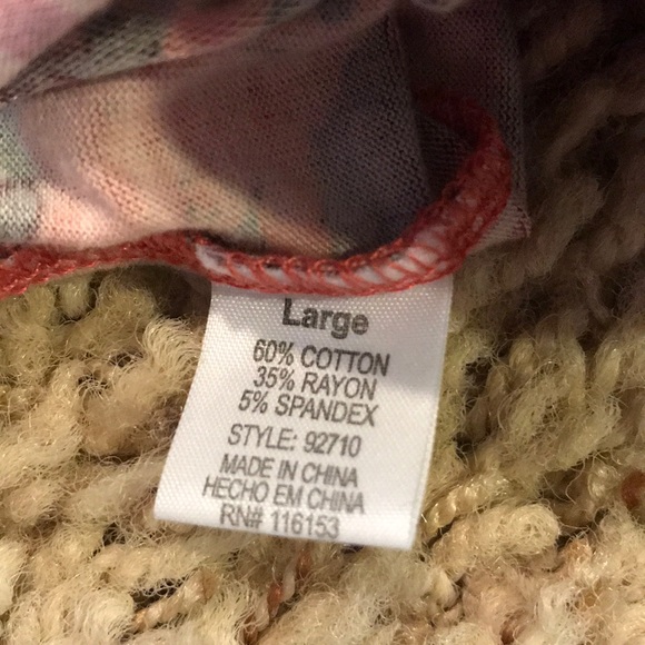 Beautiful tank top! New without tags!! 🖤 - Picture 5 of 5